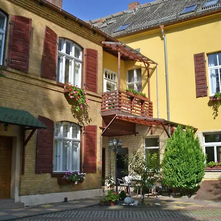 Zur Neisse Πανσιόν 3*